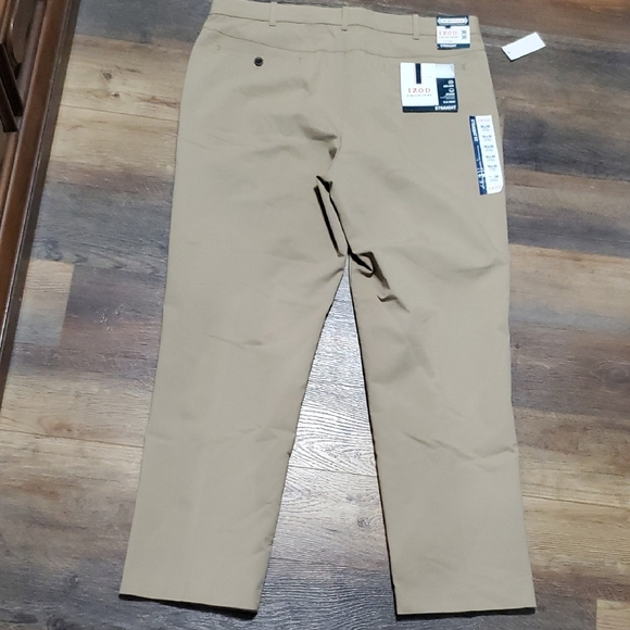 Izod Tan Chinos with Classic Style and Cotton Blend - Picture 7 of 8